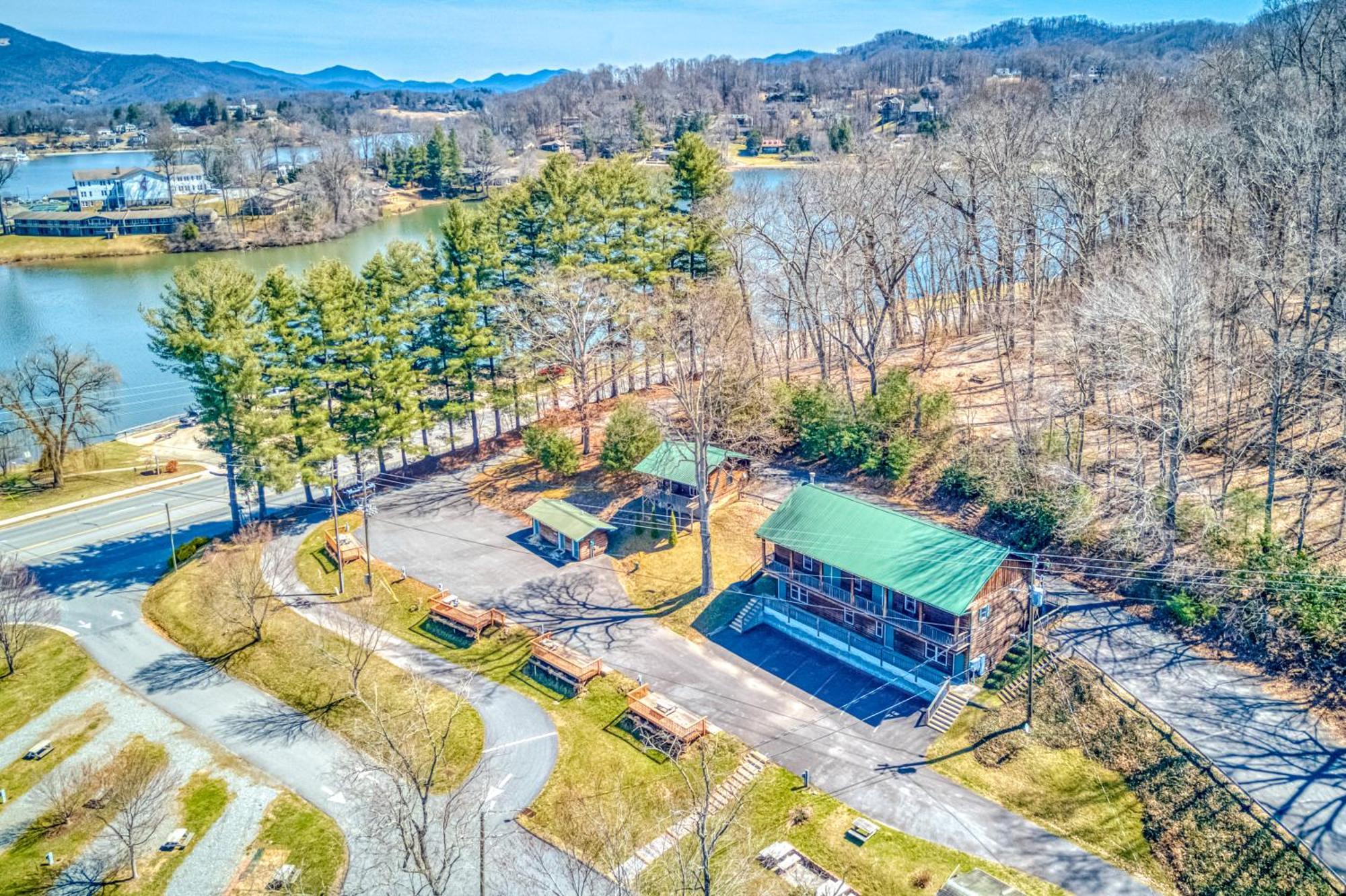 Апартаменты Campground Apts Lake Junaluska Номер фото